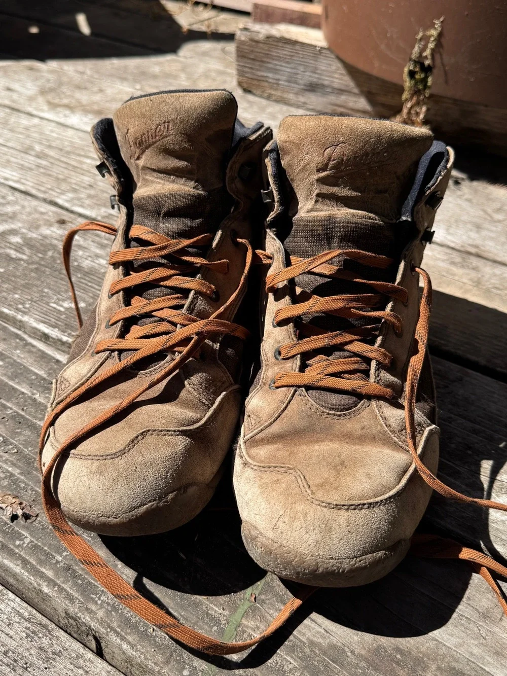 Size 11 - Men’s Danner Skyridge mid waterproof Boots Dark Earth